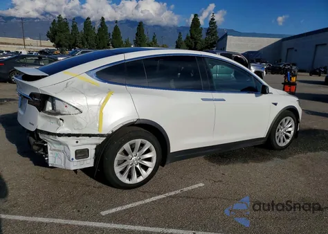 2019 Tesla Model X z USA, uszkodzony, nr VIN 5YJXCDE22KF155953
